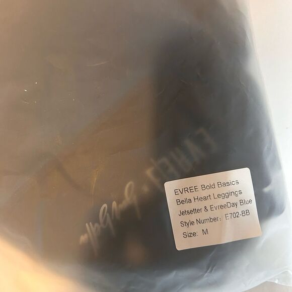 NEW EVREE X BARBELLA  Women’s Heart Booty Leggings
Activewear Black M - Picture 12 of 13
